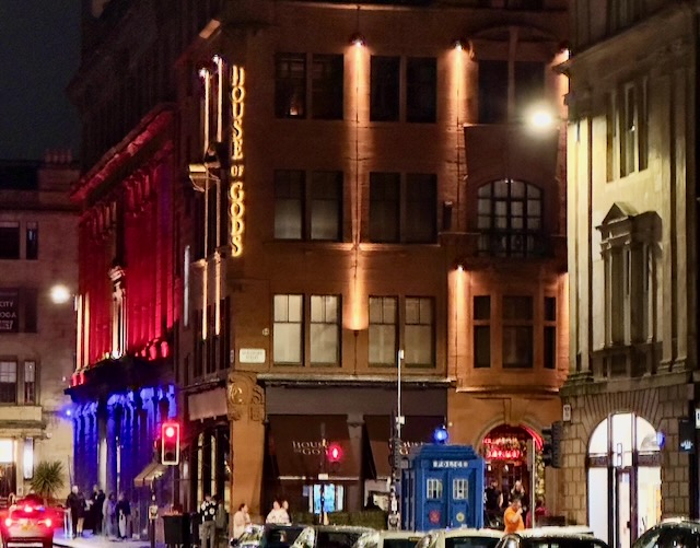 Image of bars and hotels on the corner of Glassford and Wilson Streets