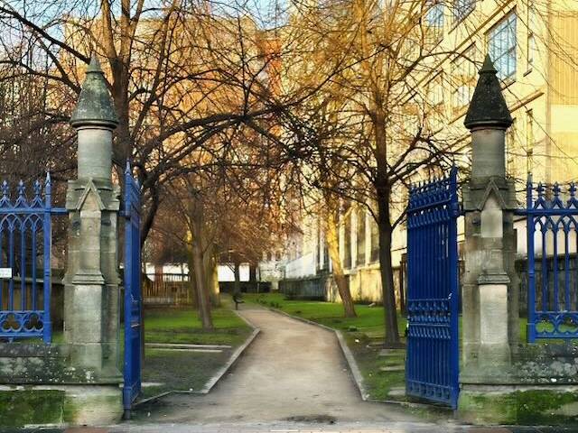 Entrance to Ramshorn Graveyard